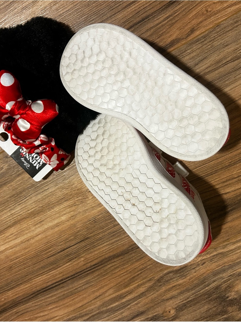 Girls White Sneakers with Red Minnie Mouse Accent - Picture 4 of 5